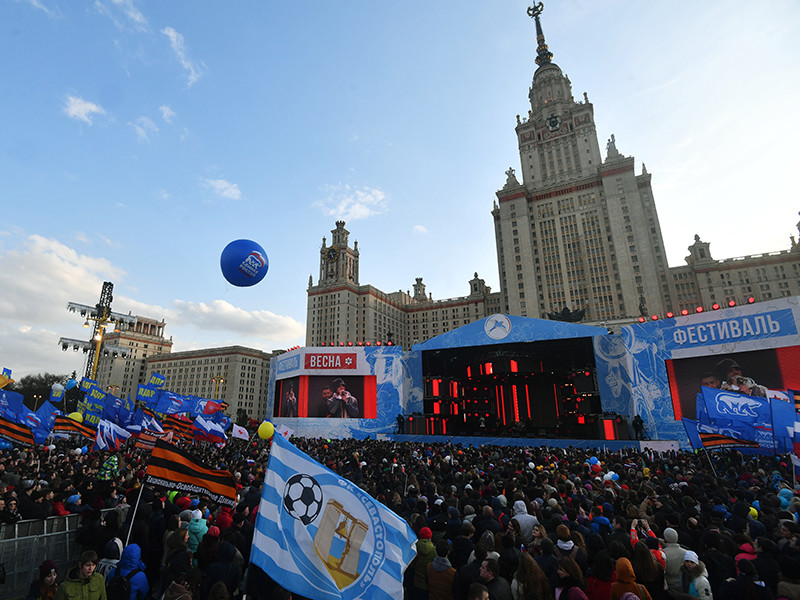 Участникам платной массовки на фестивале в честь присоединения Крыма выдали по 400 рублей