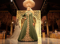 Одежда бренда Firdaws демонстрирует образ модной мусульманки и соответствуют общемировым тенденциям. В коллекцию вошли и современные европейские наряды