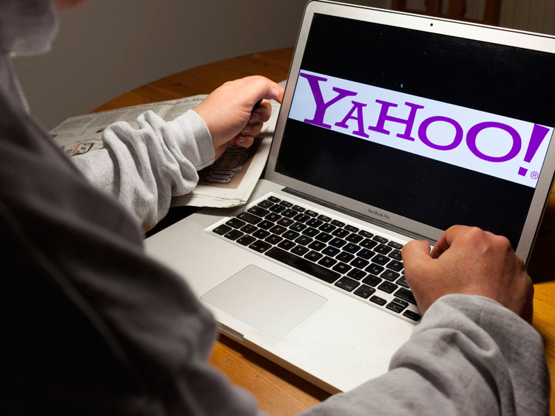 Обвиненный во взломе Yahoo! сотрудник ФСБ работал в структурах миллиардера Прохорова
