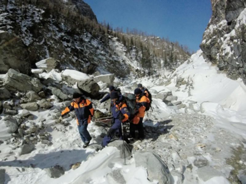 В Бурятии группа из четырех туристов попала под лавину на горе Мамай Кабанского района