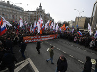 Число россиян, поддерживающих идею проведения марша памяти Бориса Немцова, не изменилось с прошлого года и составляет 17%. Отрицательно к проведению марша относятся 24% респондентов, а почти половину (49%) это не интересует
