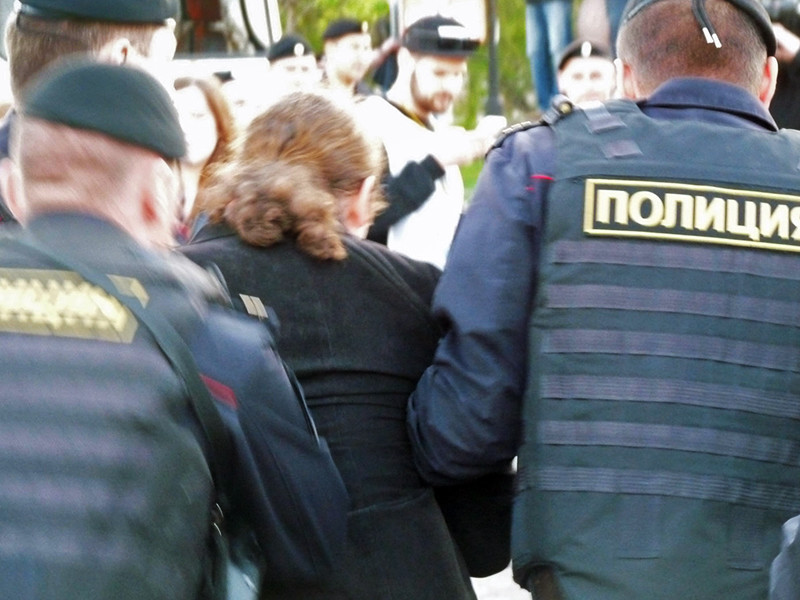 На антикоррупционной акции в Нижнем Новгороде были задержаны 44 человека. Их доставили в городские отделы полиции. В числе тех, на кого составлены протоколы, оказались родители пятерых школьников, принявших участие в митинге