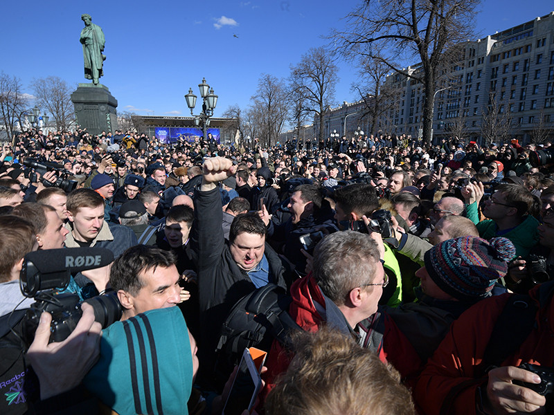 Россияне дождались от первых лиц государства реакции на массовые протесты, прошедшие 26 марта. Президент Владимир Путин прокомментировал антикоррупционные акции, выступая на Арктическом форуме в Архангельске
