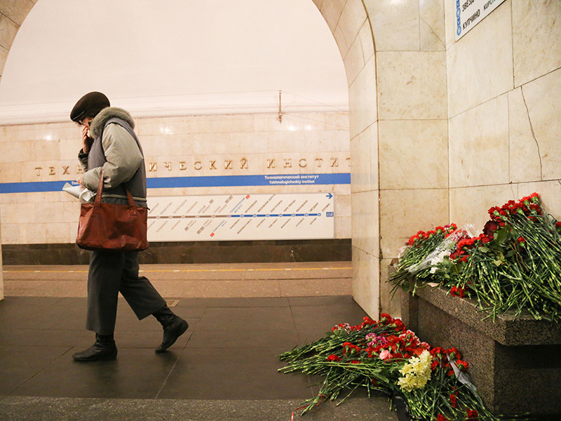 После теракта в метро Петербурга за психологической помощью обратились около 1200 человек