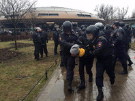 В Петербурге массовые задержания на акции "Надоел"