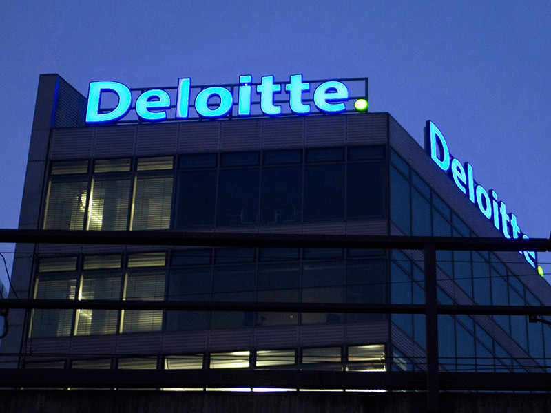 Deloitte - международная сеть компаний, оказывающих услуги в области консалтинга и аудита. Она входит в так называемую большую четверку аудиторских компаний и является самой крупной профессиональной сетью по числу сотрудников