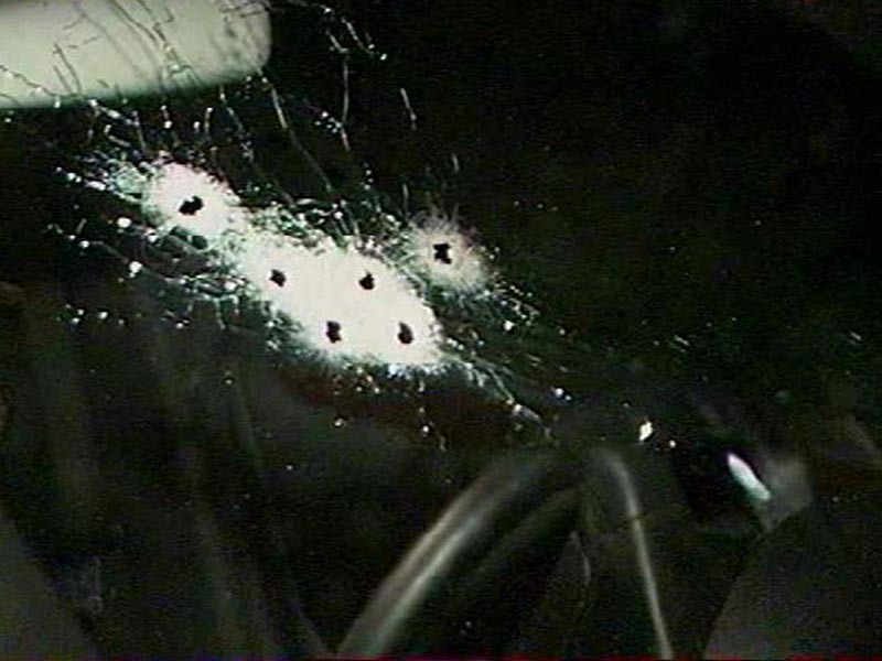 В Ингушетии в ночь на субботу неизвестные обстреляли патрульную машину с полицейскими. Один сотрудник полиции погиб, другой был госпитализирован с ранениями
