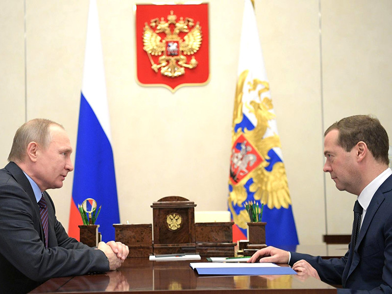 Путин встретился с Медведевым, чтобы обсудить его выступление перед Госдумой