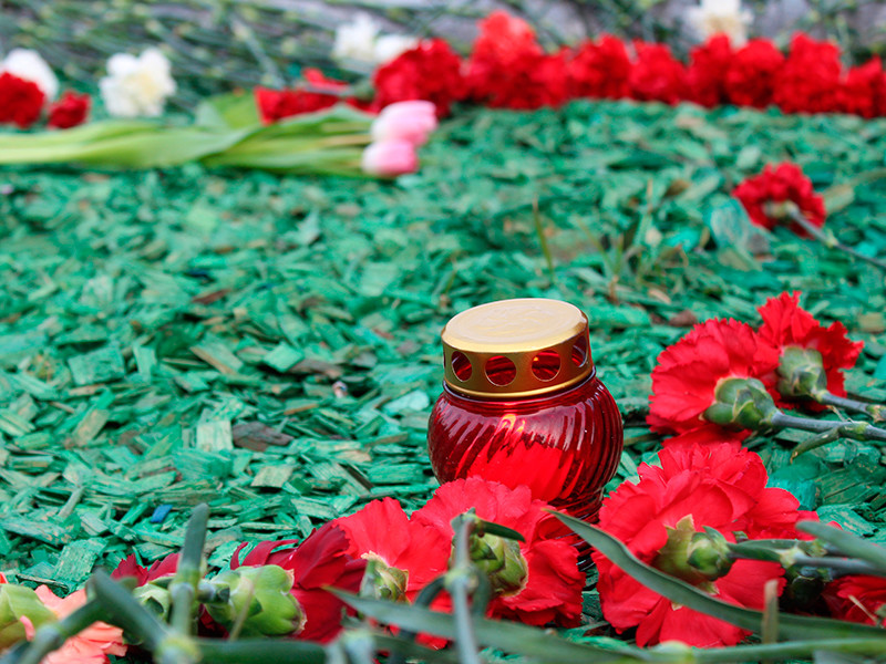 В Екатеринбурге отменили митинг против терроризма - его заменили на возложение цветов к мемориалу блокадникам