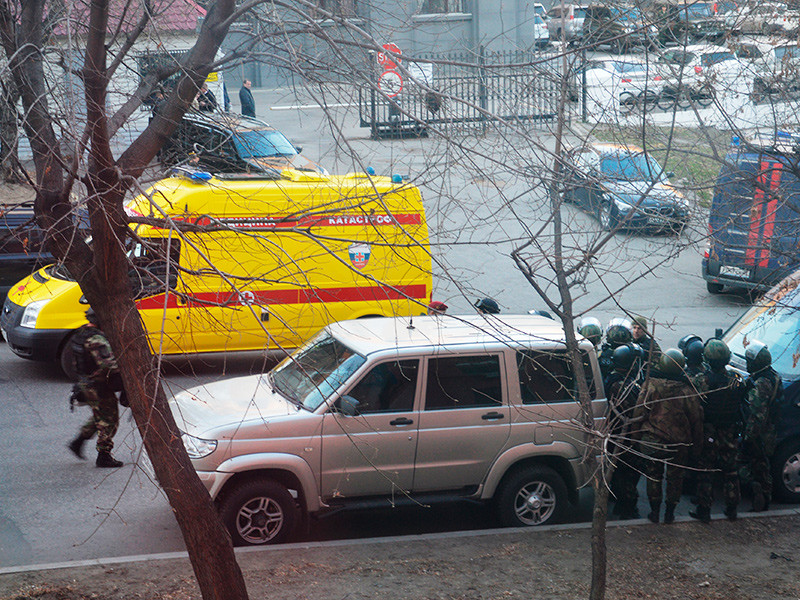 В Хабаровске в пятницу, 21 апреля, местный житель совершил нападение на здание Федеральной службы безопасности России

