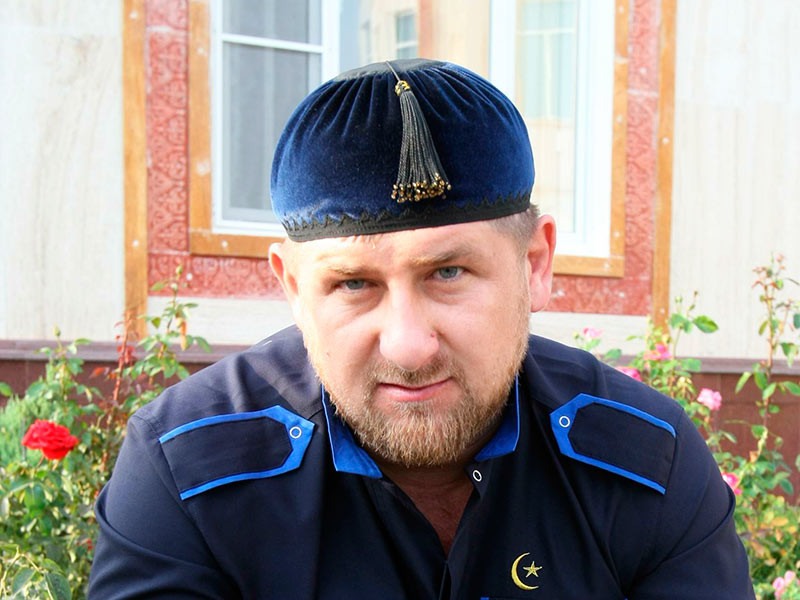 Глава Чечни Рамзан Кадыров заявил, что "Новая газета" публикациями о преследовании и убийствах геев в Чечне пыталась сделать себе рекламу