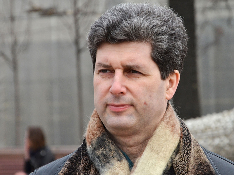 Активиста Гальперина осудили на 15 суток по обвинению в неповиновении полиции на акции "Он нам не Димон"