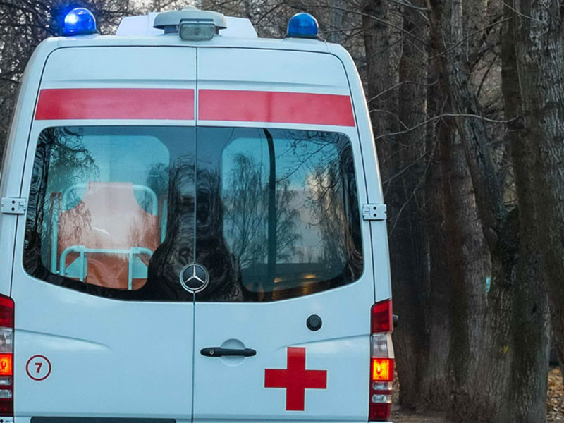 Петербургскую школу эвакуировали из-за запаха газа, шестеро детей в больнице