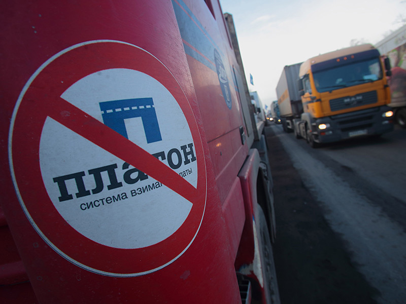 Дальнобойщики раскритиковали выступление Медведева и заявили о 600 тысячах протестующих
