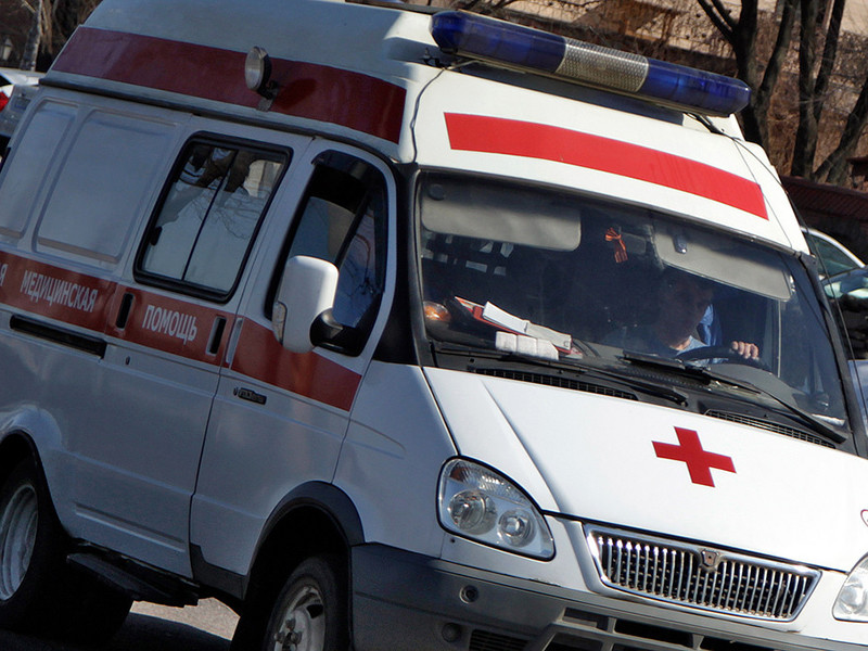 В Петербурге два человека погибли и один получил травму в результате выезда автомобиля на тротуар. Очевидцы утверждают, что водитель лихачил