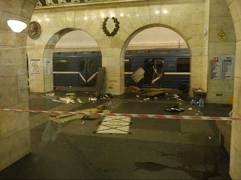 До сих пор ни одна террористическая организация не взяла на себя ответственность за совершение теракта в метро Санкт-Петербурга, хотя обычно после громкого теракта они начинают наперебой объявлять себя организаторами