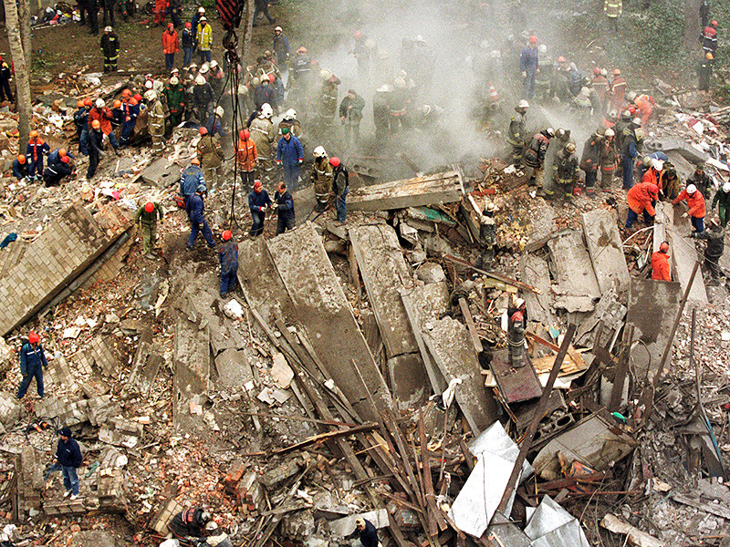 "Своевременный" взрыв в метро Питера многим напомнил странные взрывы домов в 1999 году в Москве накануне абсолютной власти Путина