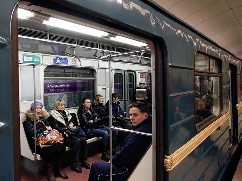 Метрополитен Петербурга частично возобновил работу после теракта

