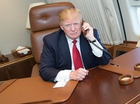 Владимир Путин и Дональд Трамп высказались за продолжение контактов по телефону, а также в пользу организации личной встречи в привязке к заседанию саммита "Группы двадцати" 7-8 июля в Гамбурге

