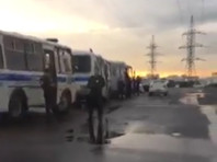 В Москве бойцы Росгвардии с автоматами задержали протестующих против "Платона" дальнобойщиков
