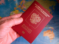 Оппозиционер Алексей Навальный получил загранпаспорт всего через два дня после подачи соответствующего обращения
