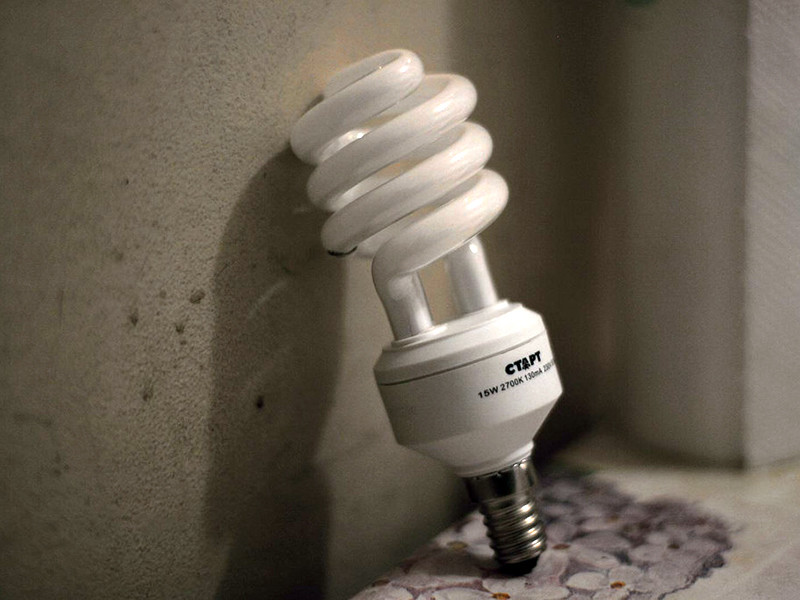 В городе Ангарске Иркутской области обнаружили свалку из полусотни электрических ртутных ламп, содержимое которых может представлять опасность для здоровья людей
