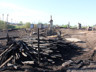 24 мая в полицию Канска поступило сообщение о возгорании отходов лесопиления и древесины на территории деревоперерабатывающего предприятия, огонь с которого перешел на жилые дома. Сгорело 52 дома, погибли два человека