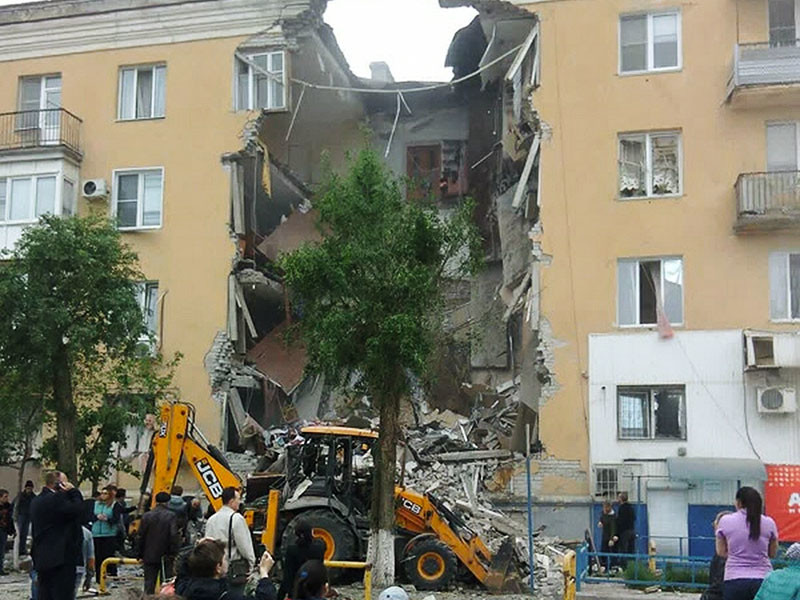 В Волгограде прогремел взрыв газа в многоэтажке: один подъезд полностью обрушился