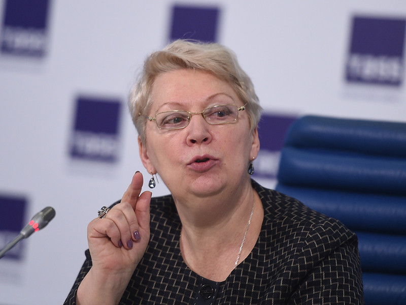 Министр образования Ольга Васильева не верит, что подростки в России могут участвовать в массовых протестных акциях по зову сердца или по собственным убеждениям