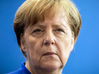 Меркель 2 мая на переговорах с Путиным в Сочи также затронула тему ущемления прав геев в ЧР и попросила президента России о том, чтобы он обеспечил соблюдение прав меньшинств