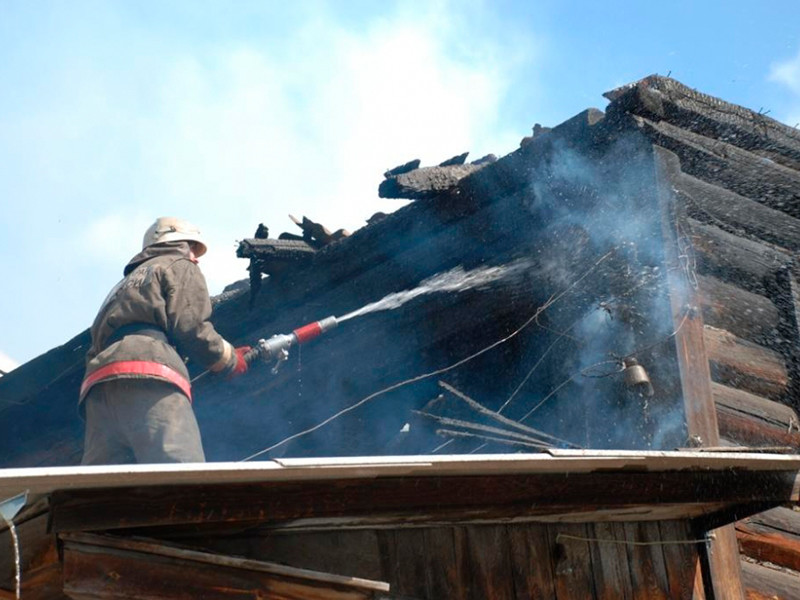 В деревне в Красноярском крае сгорели восемь домов. Пожар локализован