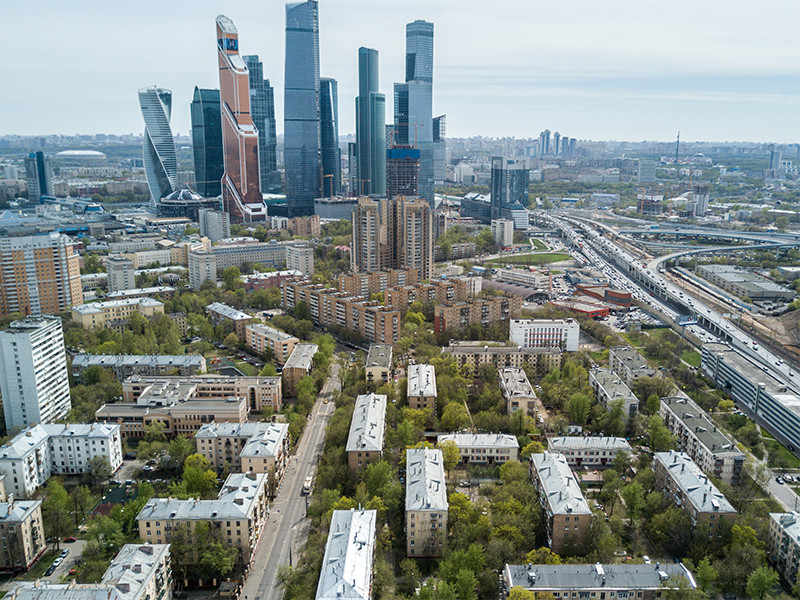 В Москве досрочно началось голосование по включению домов в программу реновации
