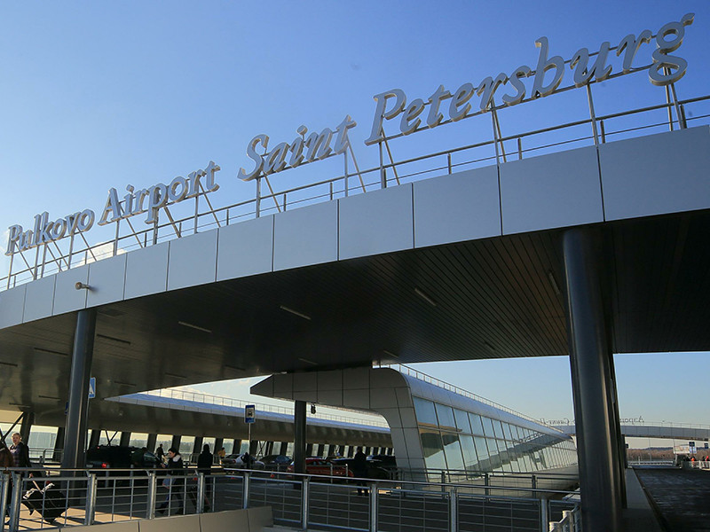 Вылет регулярных пассажирских рейсов из аэропорта Пулково в воскресенье вечером временно приостановили. Задержки для вечерних рейсов составили от 20 до 53 минут