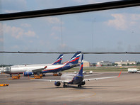 Из-за приземления вертолета премьер-министра РФ Дмитрия Медведева в аэропорту Шереметьево небо над аэровокзалом в срочном порядке было закрыто