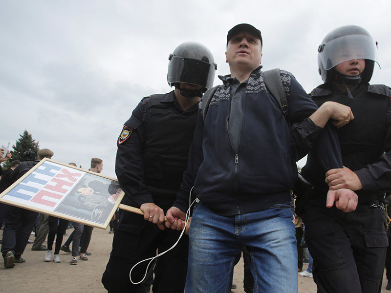 В Санкт-Петербурге в ходе несанкционированной антикоррупционной акции задержаны около 60 человек
