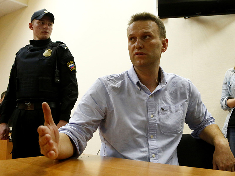 Оппозиционер Алексей Навальный, получивший 30 суток ареста за повторное нарушении порядка организации массового мероприятия, записал видеообращение к своим сторонникам из Симоновского районного суда Москвы