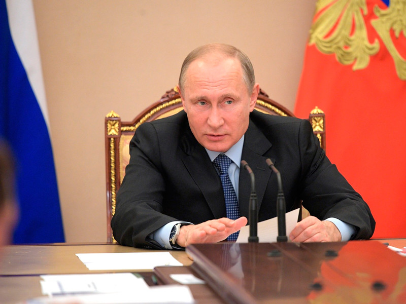 Путин после прямой линии обратил внимание правительства на падение рождаемости


