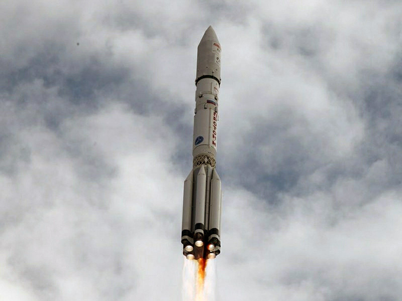 Американский телекоммуникационный космический аппарат Echostar-21, запущенный сегодня, 8 июня, в 6:45 по московскому времени с космодрома Байконур с помощью ракеты-носителя "Протон-М", отделился от разгонного блока "Бриз-М" и выведен на орбиту