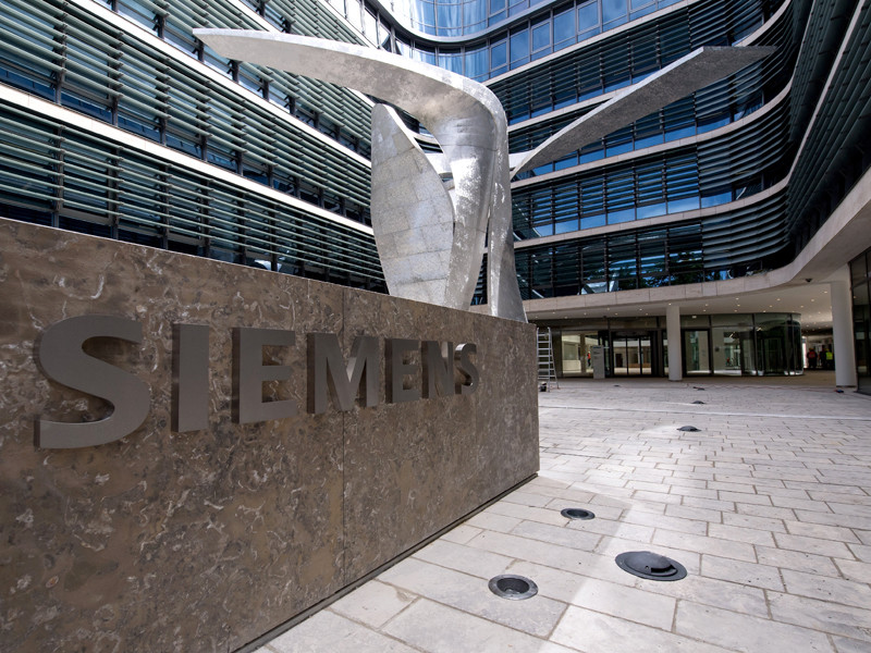 Компания Siemens решила прекратить сотрудничество с российскими фирмами с госучастием из-за скандала вокруг газотурбинных установок, которые были незаконно перемещены в Крым