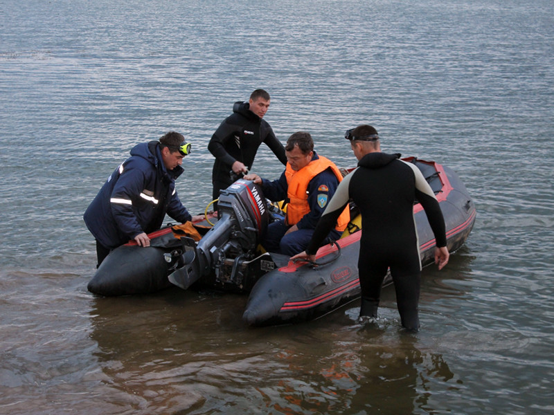 Шесть человек погибли на водоеме в Челябинской области после того, как перевернулась лодка