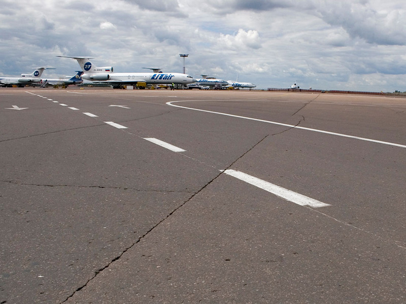 При посадке в московском аэропорту Внуково пассажирский Boeing-737 задел хвостом взлетно-посадочную полосу