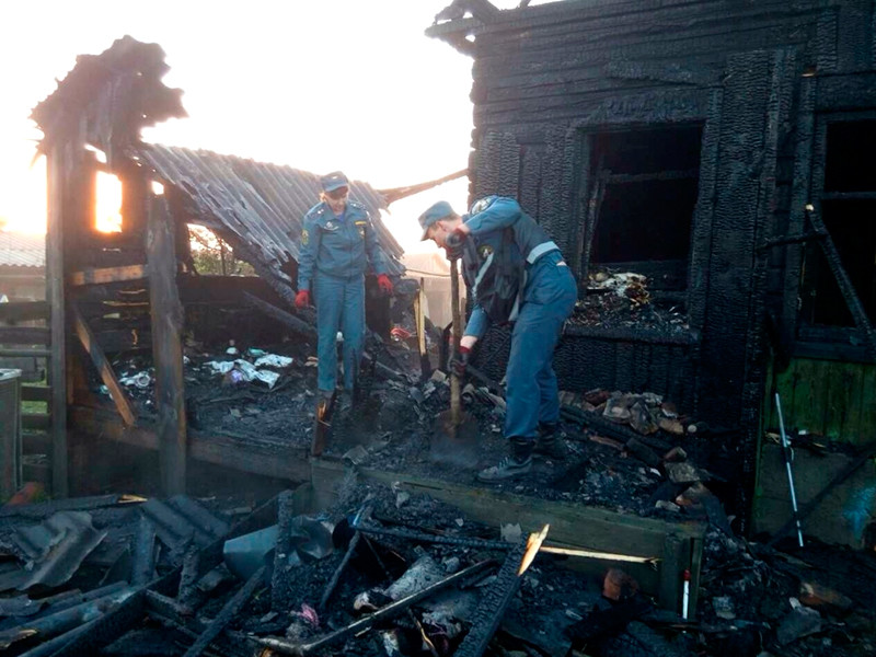 В Челябинской области при пожаре в жилом доме погибли четверо детей
