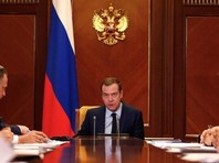 В Кремле и Белом доме утверждают, что Путин ради Медведева изменит традиции увольнять премьер-министра перед выборами