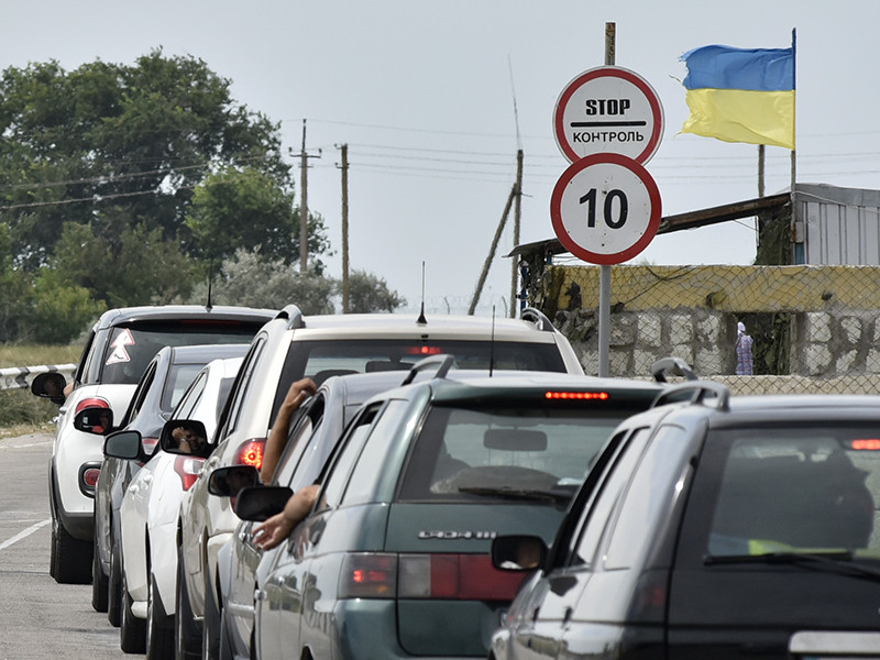 Украинские спецслужбы пытаются завербовать жителей Крыма при пересечении границы с Украиной