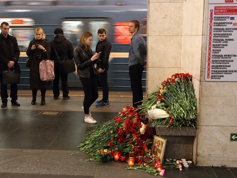 Тотальная проверка в петербургской подземке была организована после теракта 3 апреля, в результате которого погибли 15 человек, не считая предполагаемого террориста-смертника