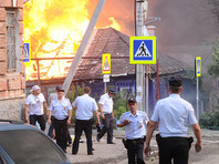 По состоянию на 9:28 по московскому времени открытое горение ликвидировано, специалисты ведут проливку и разбирают конструкции