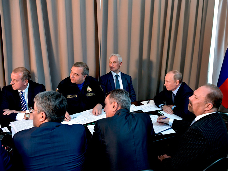 Владимир Путин на совещании с руководителями регионов округа, которые пострадали от лесных пожаров