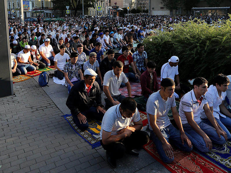 Мусульманский праздник Курбан-байрам может повлиять на празднование Дня знаний 1 сентября не только в Москве, но и в Петербурге