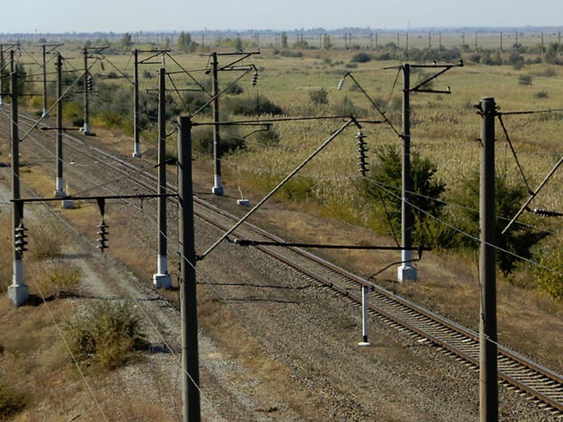 Железнодорожный участок Журавка - Миллерово, который должен позволить пускать поезда на юге России в обход Украины, введен в строй, и рабочее движение по нему открыто, сообщает "Интерфакс" со ссылкой на осведомленный источник


