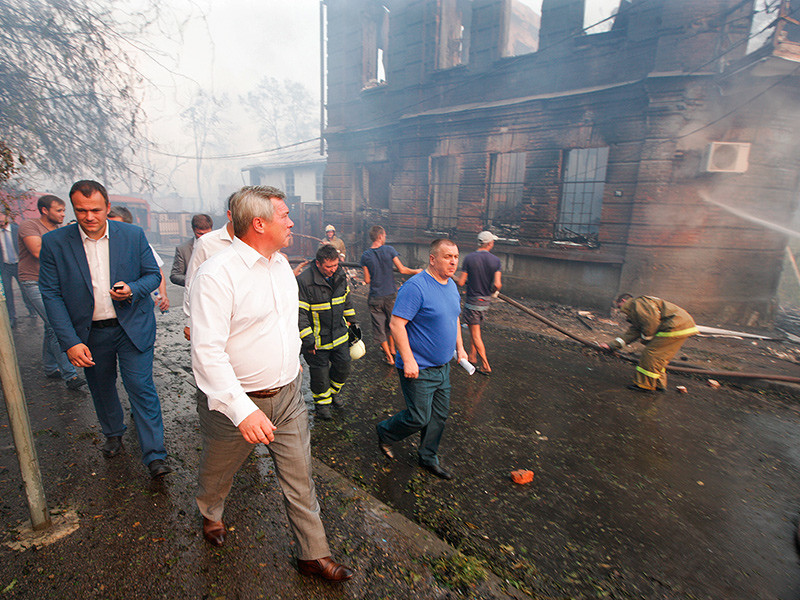 Губернатор Ростовской области Василий Голубев предложил не застраивать территорию в центре Ростова-на-Дону, на которой сгорели десятки домов, как предполагается, в результате поджога